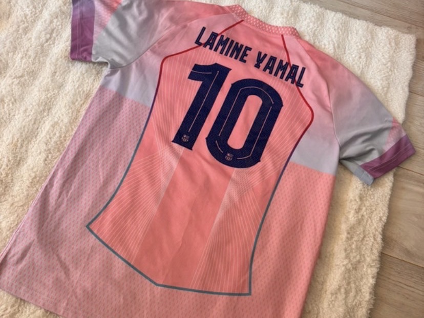 Le maillot du FC Barcelone floqué Lamine Yamal reçu par Sofiane A.
